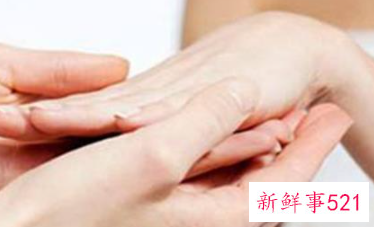 手脱皮是为什么