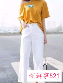 女士时尚短袖t恤穿搭