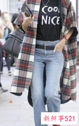 牛仔裤配黑色鞋好看吗