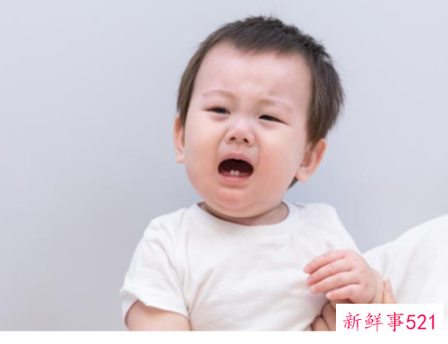 一月睡黄,二月哭肠,三月攒肚