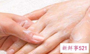 手脱皮是为什么