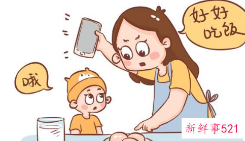 边吃饭边看电视都有哪些危害