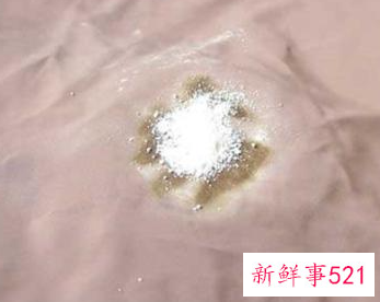 裤子上的油渍怎么才能洗掉