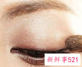 新手眼妆的画法步骤图
