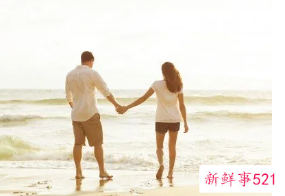 男女产生感情的表现