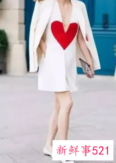 配裙子的百搭凉鞋