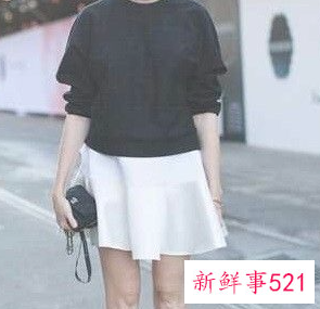 宽松卫衣搭配什么裙子好看