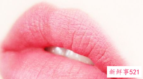 雾霾色口红怎么涂