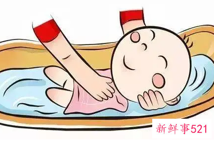 新生儿洗澡的护理要点