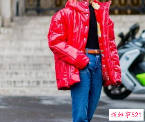 牛仔裤搭配什么羽绒服