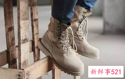 男生牛仔裤配什么鞋子