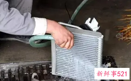 空调有臭味怎么办