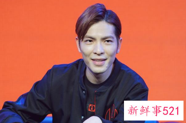 2022年央视网络春晚主持人