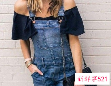 吊带牛仔长裤配牛仔上衣