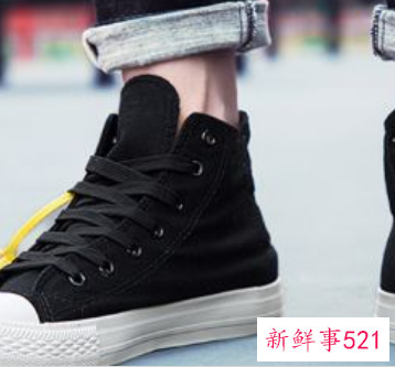 牛仔裤高帮帆布鞋怎么搭