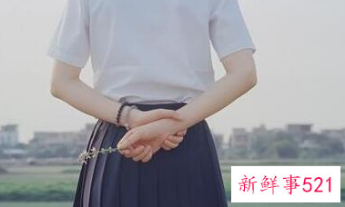 开叉裙应该怎么穿