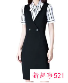 夏季面试的着装女生