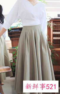 48岁女人怎么选裙子