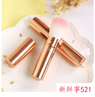 散粉刷怎么蘸取散粉