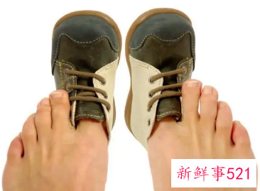 梦见买鞋子试穿鞋子不合适