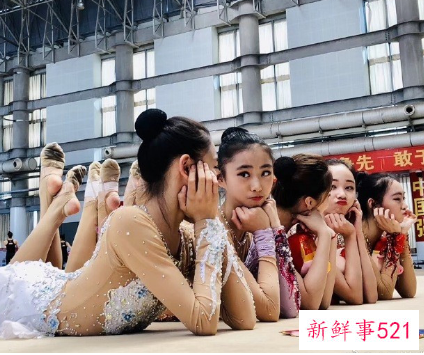 为什么体操女队年龄都偏小