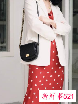 48岁女人怎么选裙子