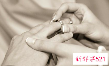 梦见自己戴钻戒什么意思