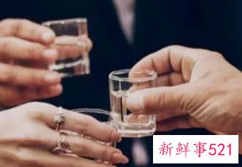 与领导初次喝酒怎么敬酒