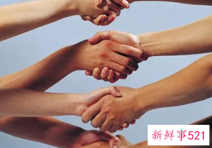 梦见和别人握手是什么意思