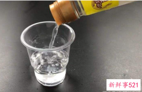 白醋跟醋精有什么区别