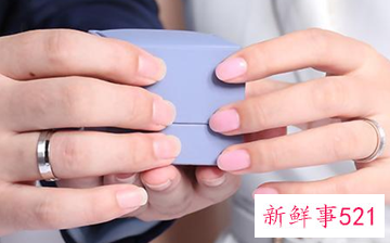 买情侣戒指算浪费吗