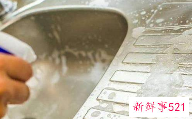 怎样才能去掉厨房的油