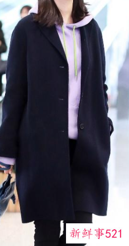 外套黑色的里面搭配什么颜色