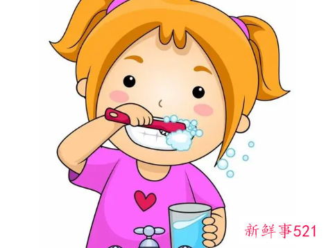 宝宝应从两岁起开始学习刷牙