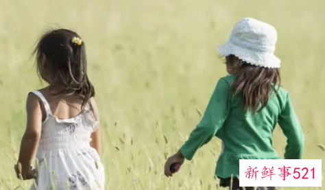 梦见小女孩对我笑说明什么意思