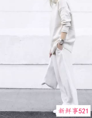 小白鞋西裤搭配