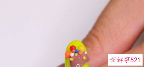 示范最简单的雕花美甲款式