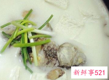 鲤鱼炖豆腐是加开水还是冷水