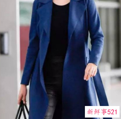 蓝色大衣配什么帽子