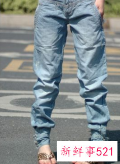 牛仔裤适合穿什么鞋子