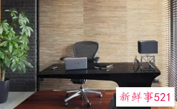 办公室风水之办公桌对门口好吗