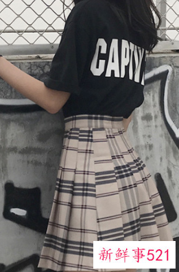 黑色t恤搭配什么鞋子好