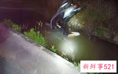 梦见骑摩托车掉进水里什么意思