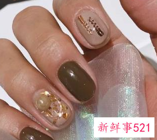 女生什么颜色指甲好看