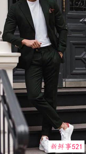 小白鞋西裤搭配