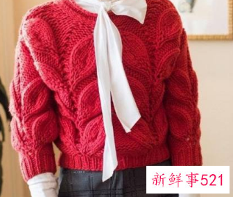 白衬衫配什么毛衣