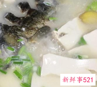 鲤鱼炖豆腐是加开水还是冷水