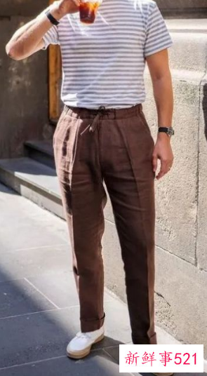 小白鞋西裤搭配