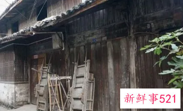 女人梦见过去的老房子