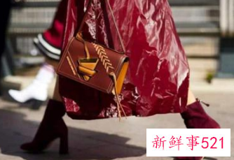 鞋子什么颜色比较百搭